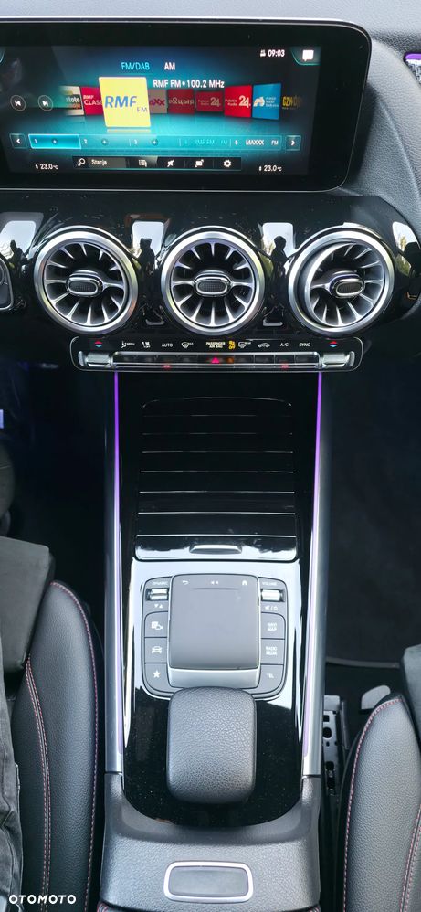 Mercedes-Benz GLA 180 AMG Line - 21