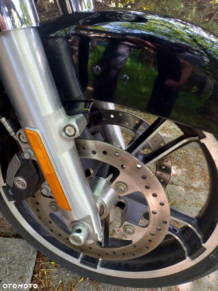 Harley-Davidson Touring Street Glide - 4