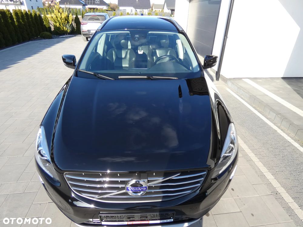 Volvo XC 60 D5 AWD Geartronic Summum - 4