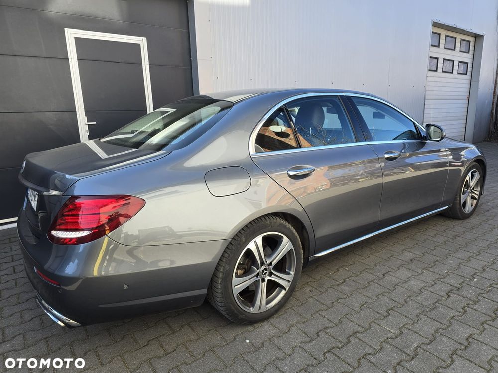 Mercedes-Benz Klasa E 220 d 9G-TRONIC - 4