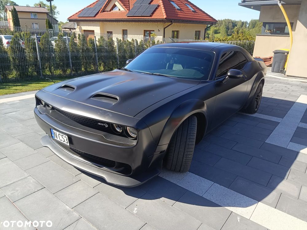 Dodge Challenger - 1