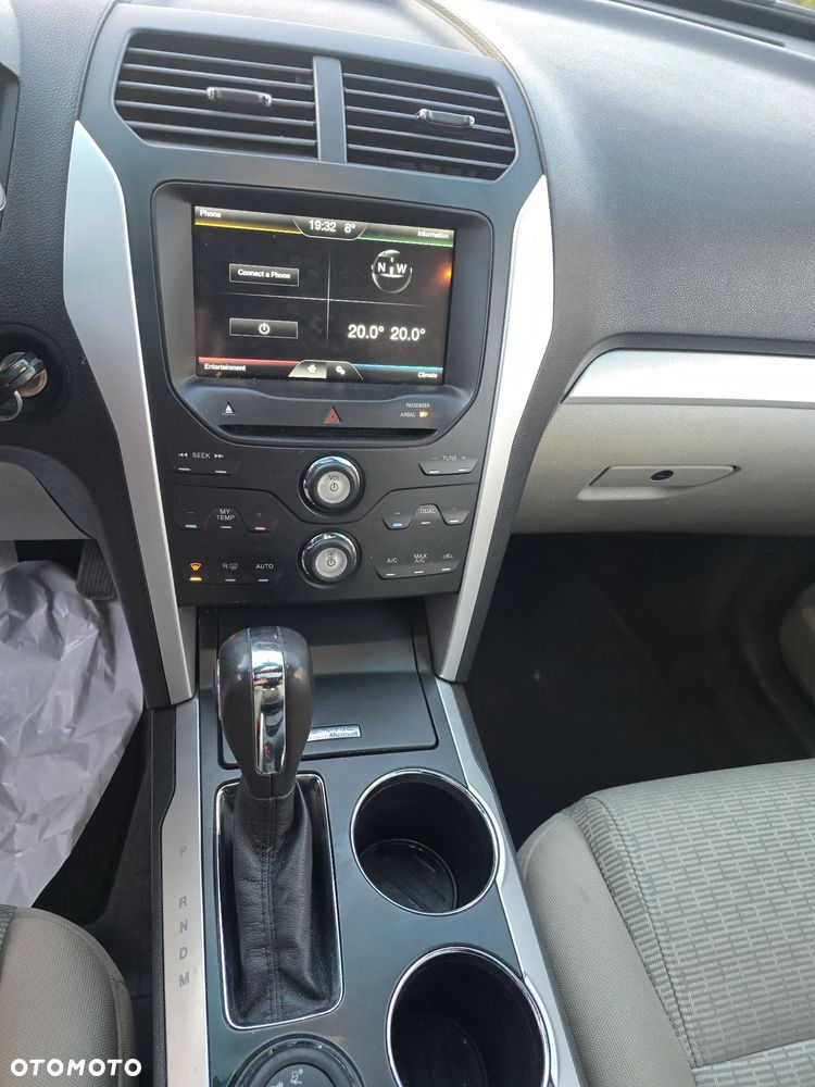 Ford Explorer - 16