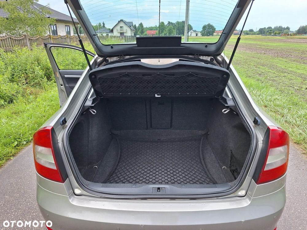 Skoda Octavia 2.0 TDI DPF Elegance DSG - 11