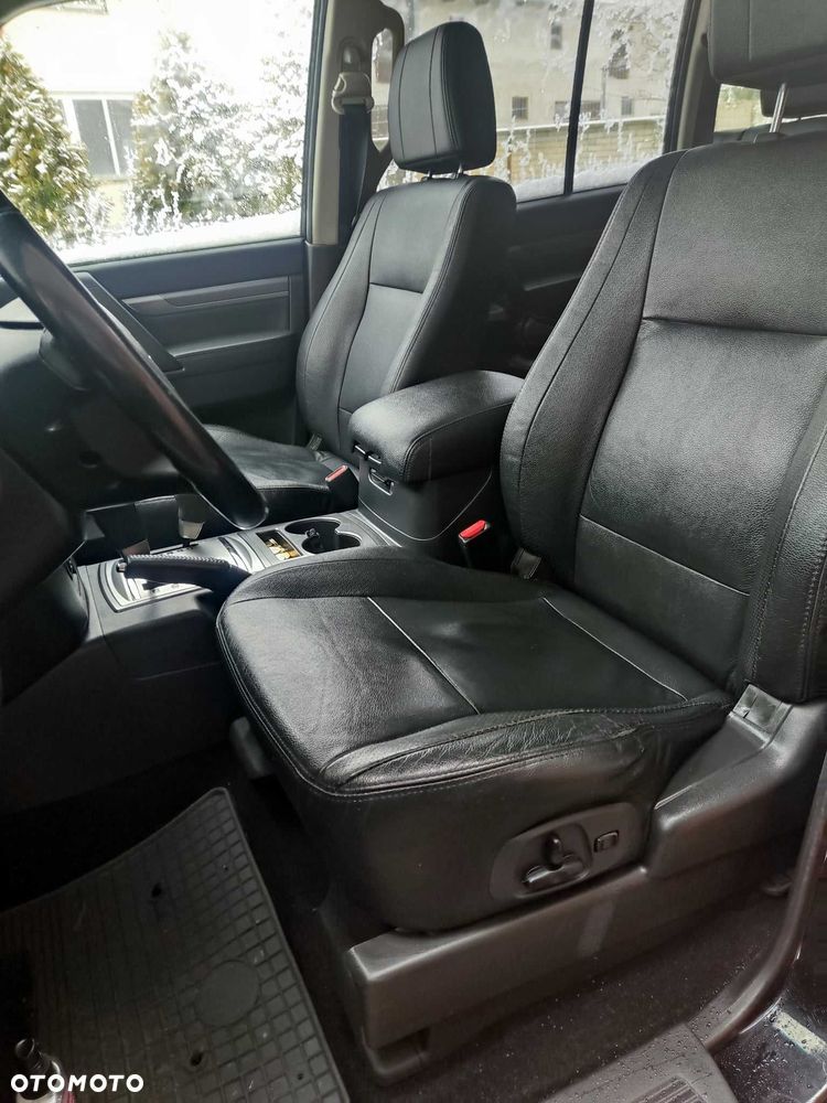 Mitsubishi Pajero - 3