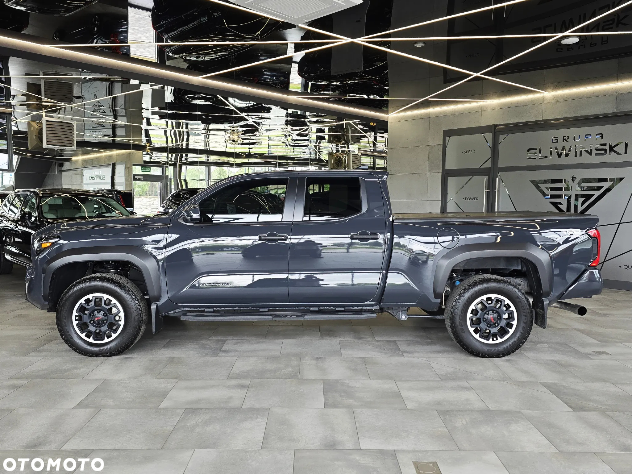 Toyota Tacoma - 5