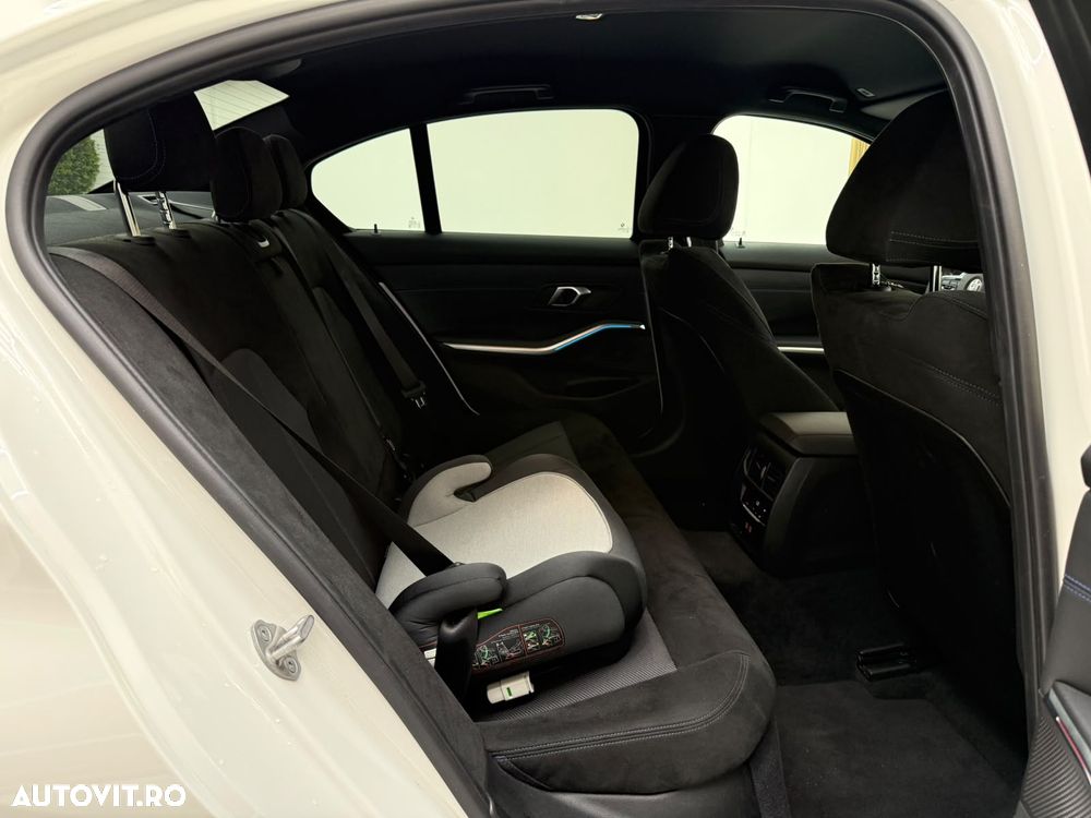 BMW Seria 3 320d xDrive AT MHEV - 31
