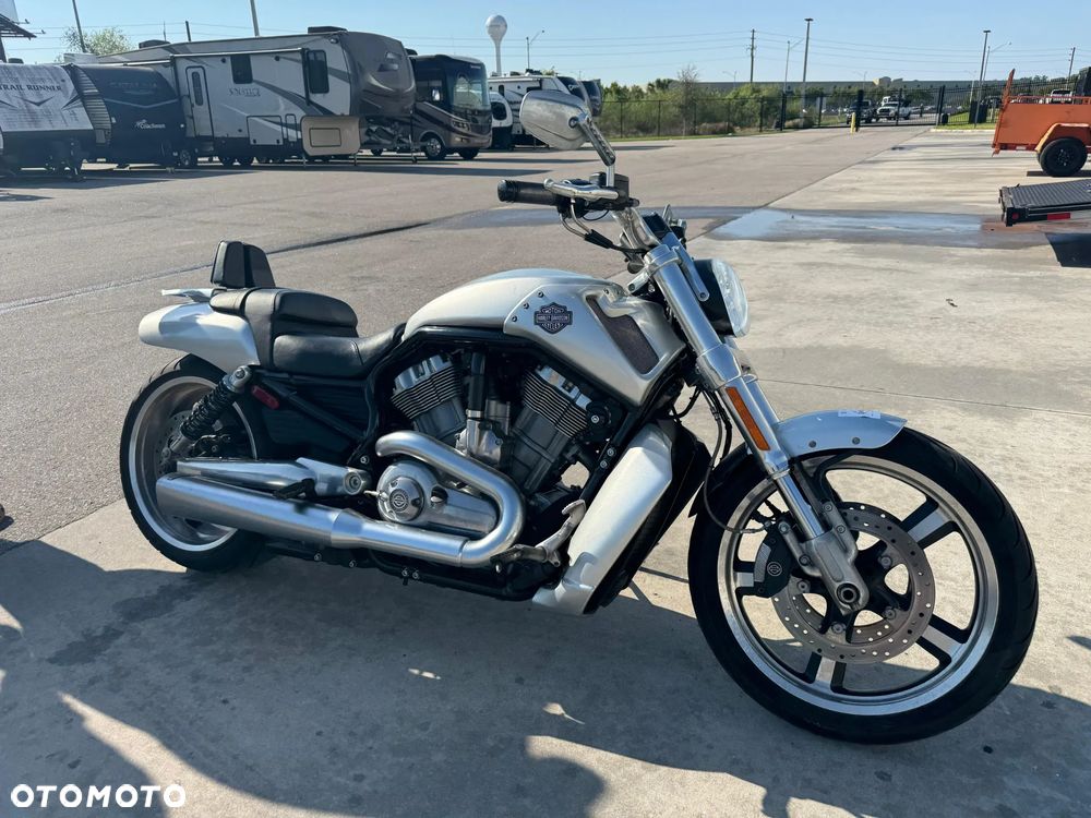Harley-Davidson V-Rod Muscle - 38