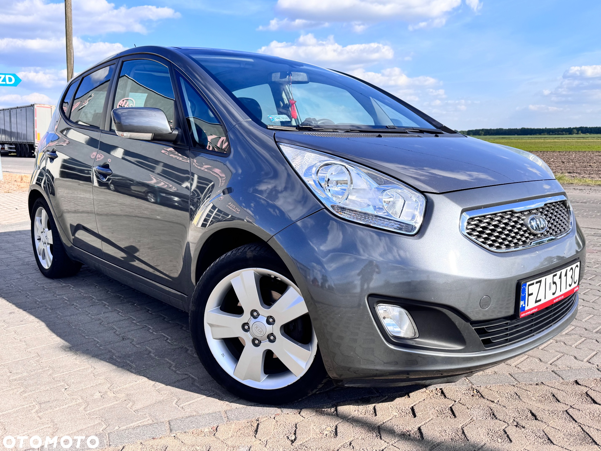 Kia Venga - 8