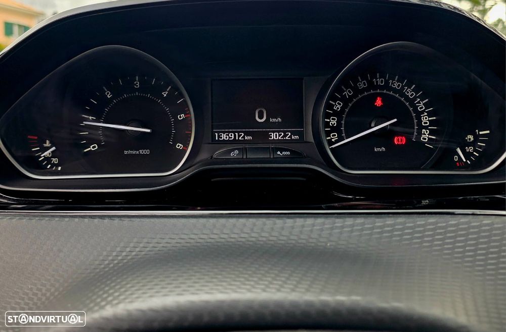 Peugeot 208 1.6 BlueHDi Allure - 9