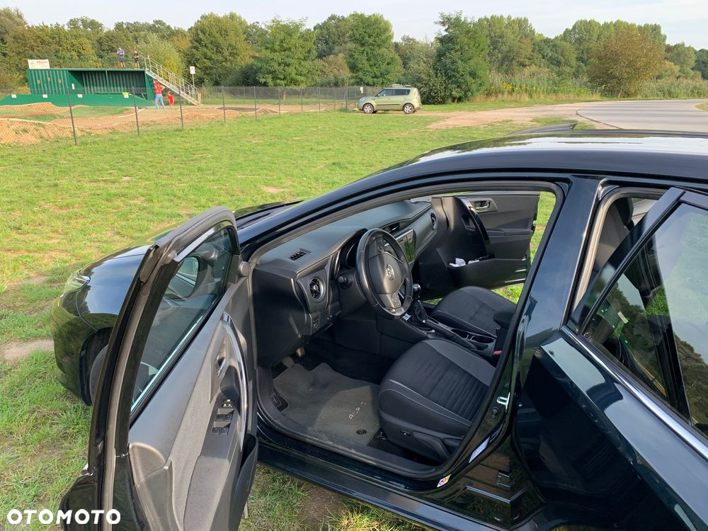 Toyota Auris 1.6 Premium Comfort - 3