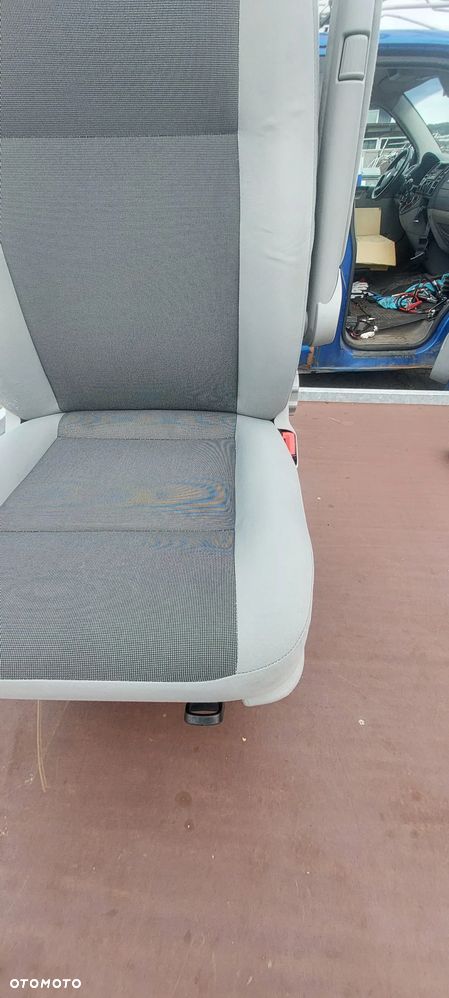 Fotel prawy vw t5 t6 obracany - 2
