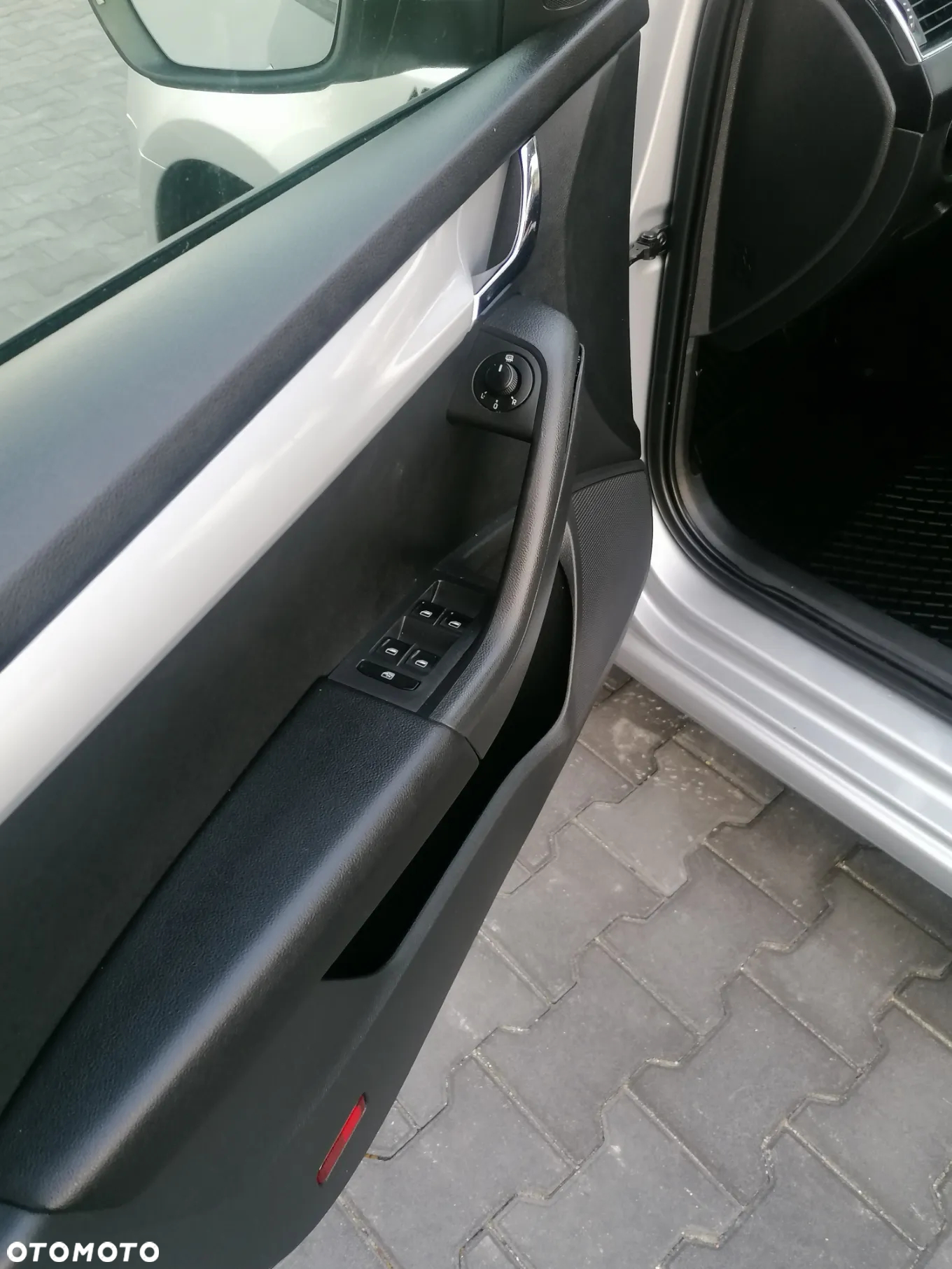 Skoda Octavia 2.0 TDI DSG Ambition - 9