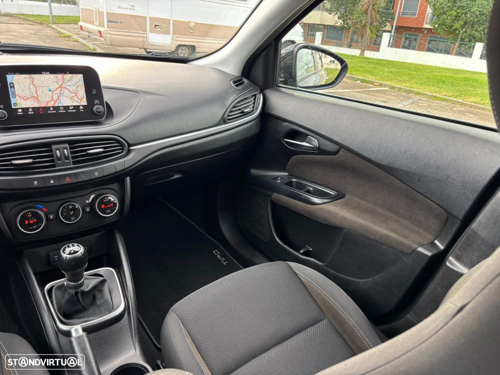 Fiat Tipo Station Wagon 1.3 M-Jet Lounge - 31
