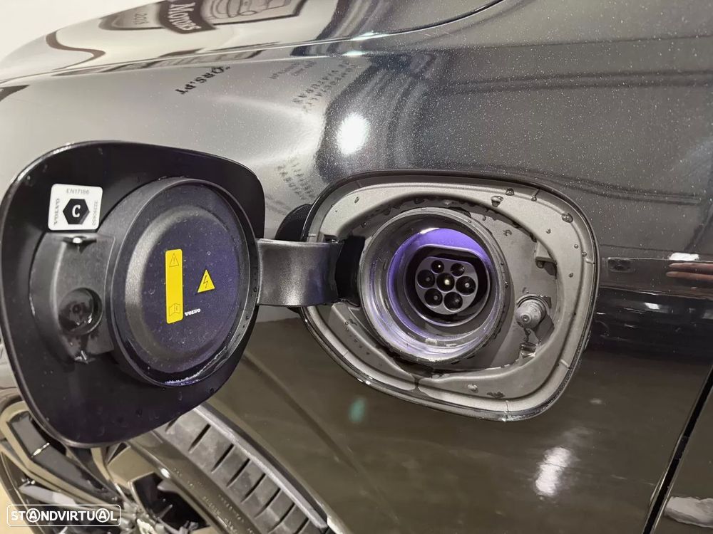 Volvo XC 60 2.0 T6 PHEV Black Edition - 40