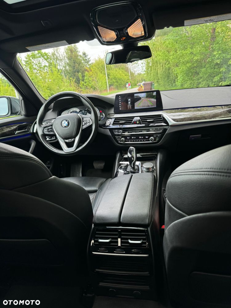 BMW Seria 5 530i xDrive Sport Line - 34