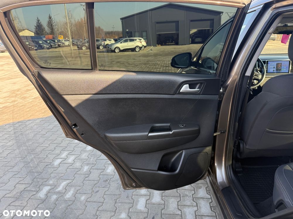 Kia Sportage 1.6 GDI 2WD ISG Spirit - 16