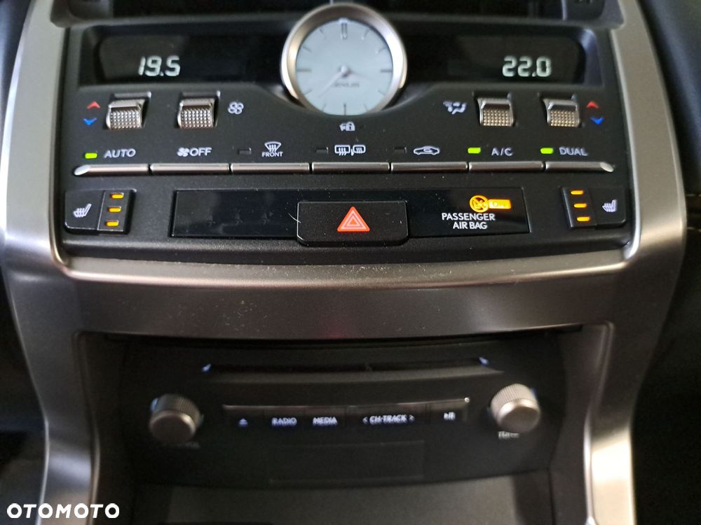 Lexus NX 300h F Impression AWD - 26