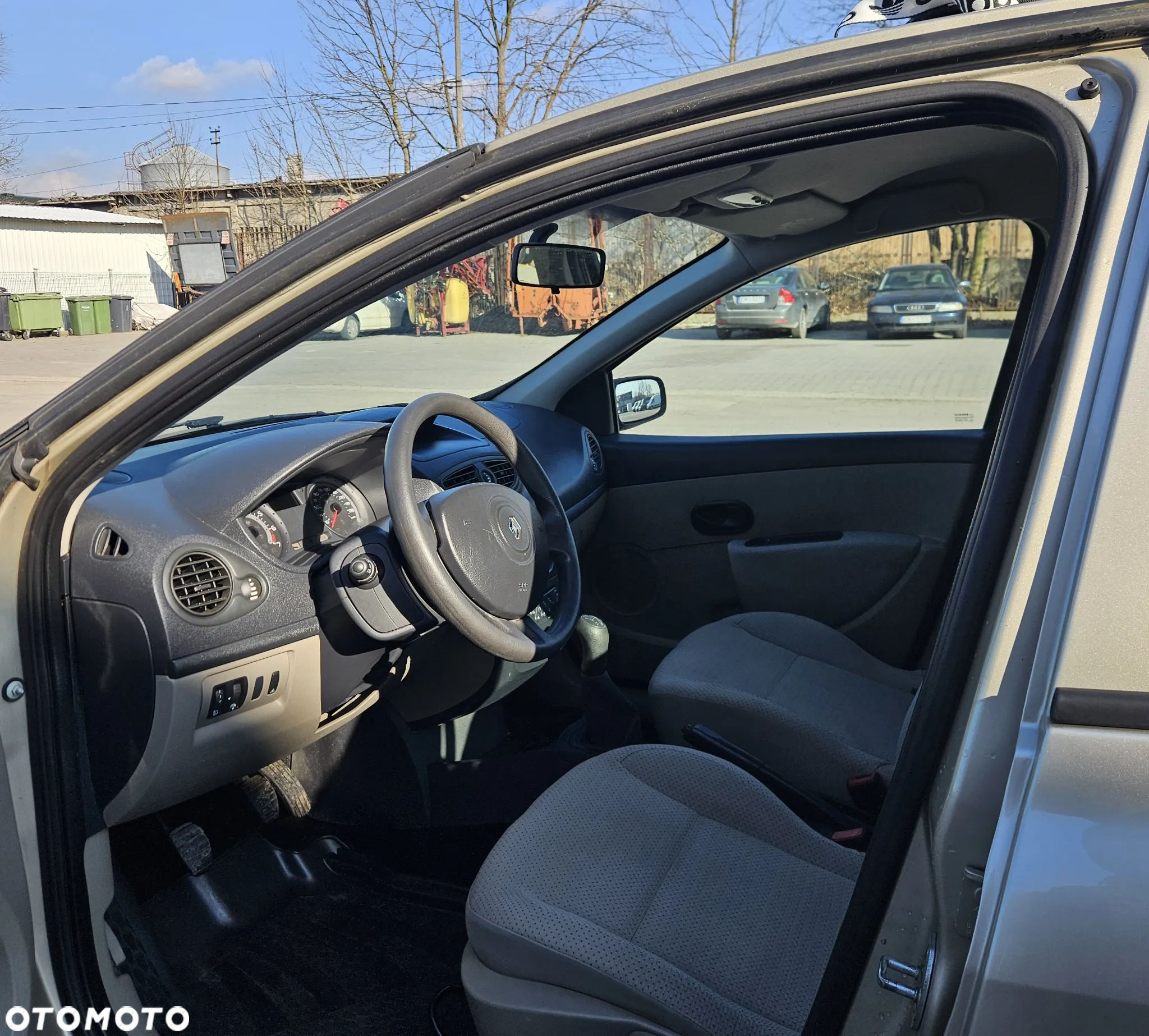 Renault Clio - 10
