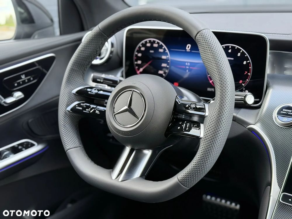 Mercedes-Benz GLC - 28
