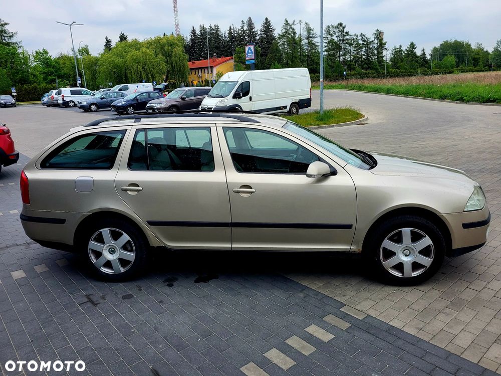 Skoda Octavia 1.6 Elegance - 4