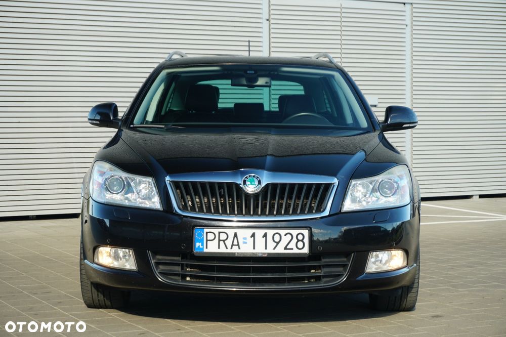 Skoda Octavia 2011 photo 2