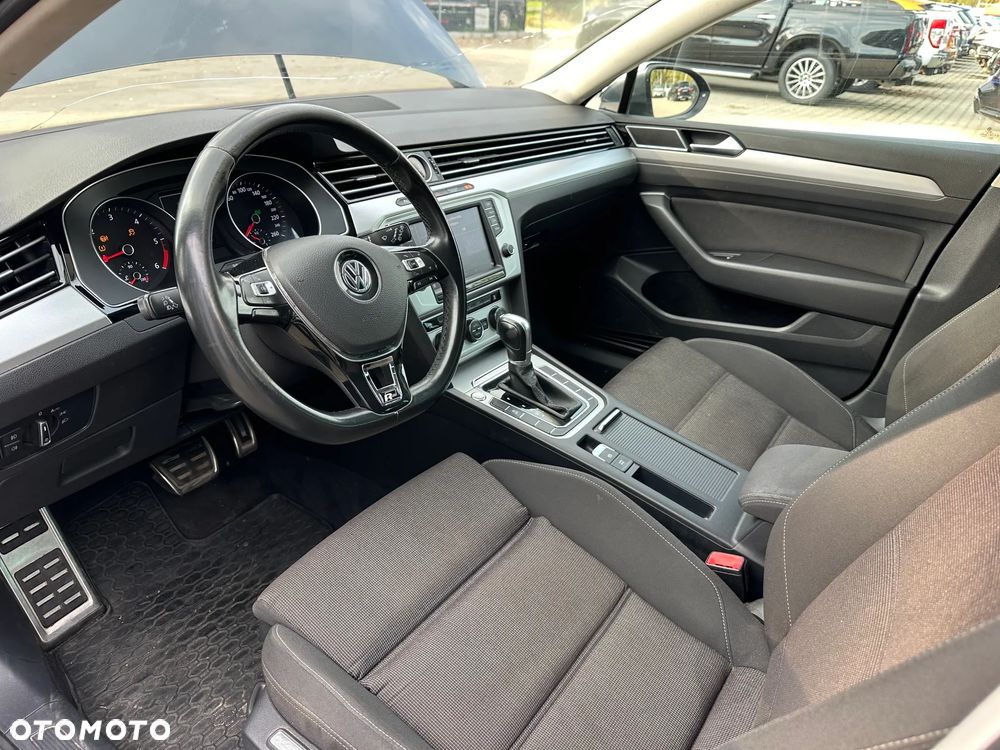 Volkswagen Passat - 10