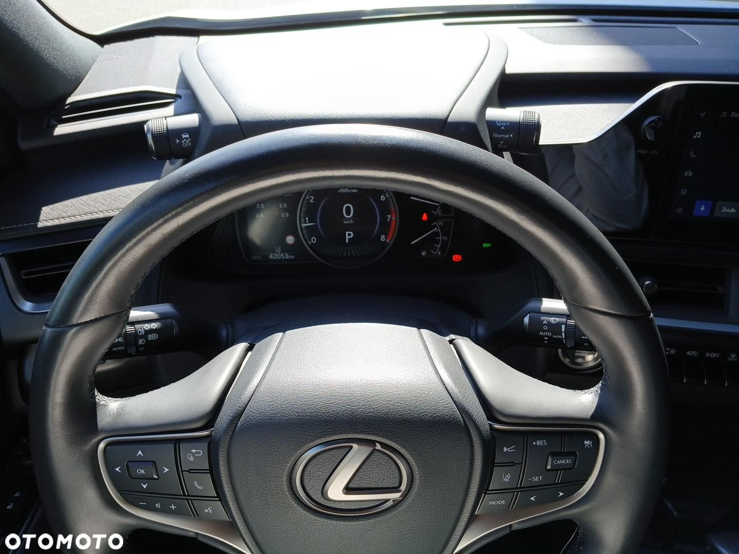 Lexus UX - 12