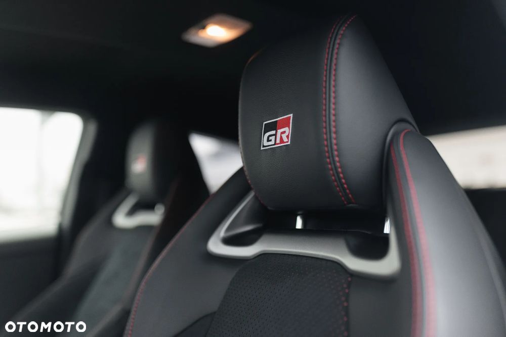 Toyota GR Yaris 1.6 Dynamic - 28