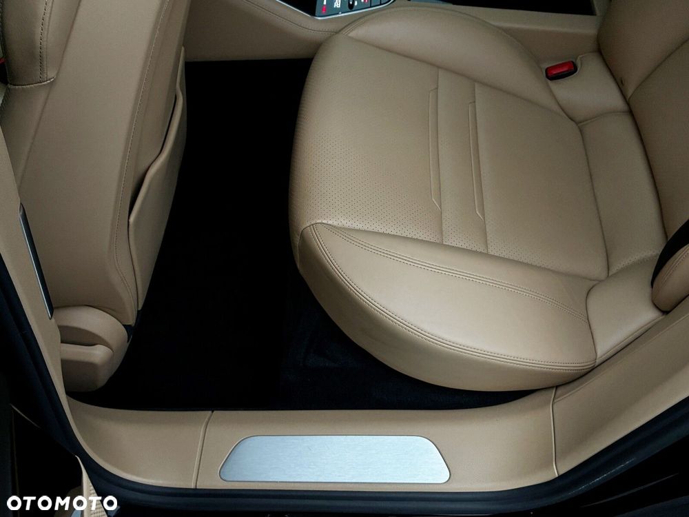 Porsche Panamera - 34