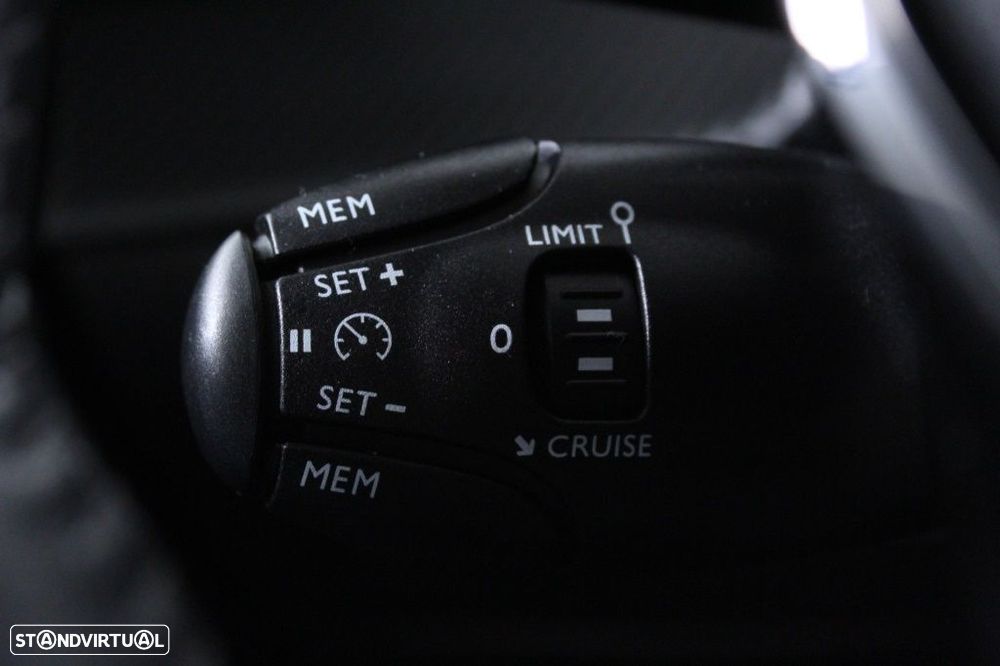 Peugeot 208 1.2 PureTech Allure EAT8 - 26