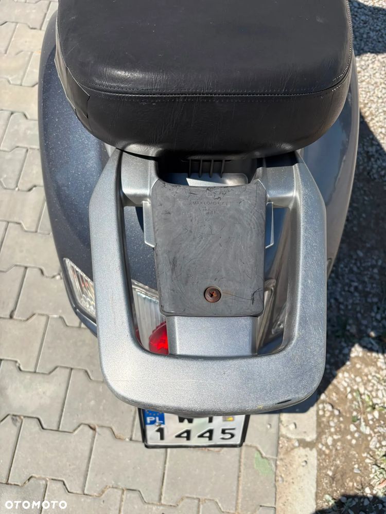 Piaggio Vespa - 9