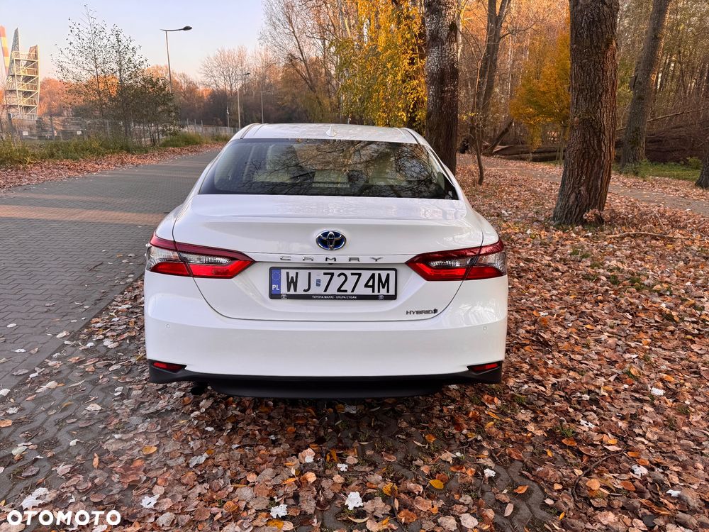Toyota Camry - 3