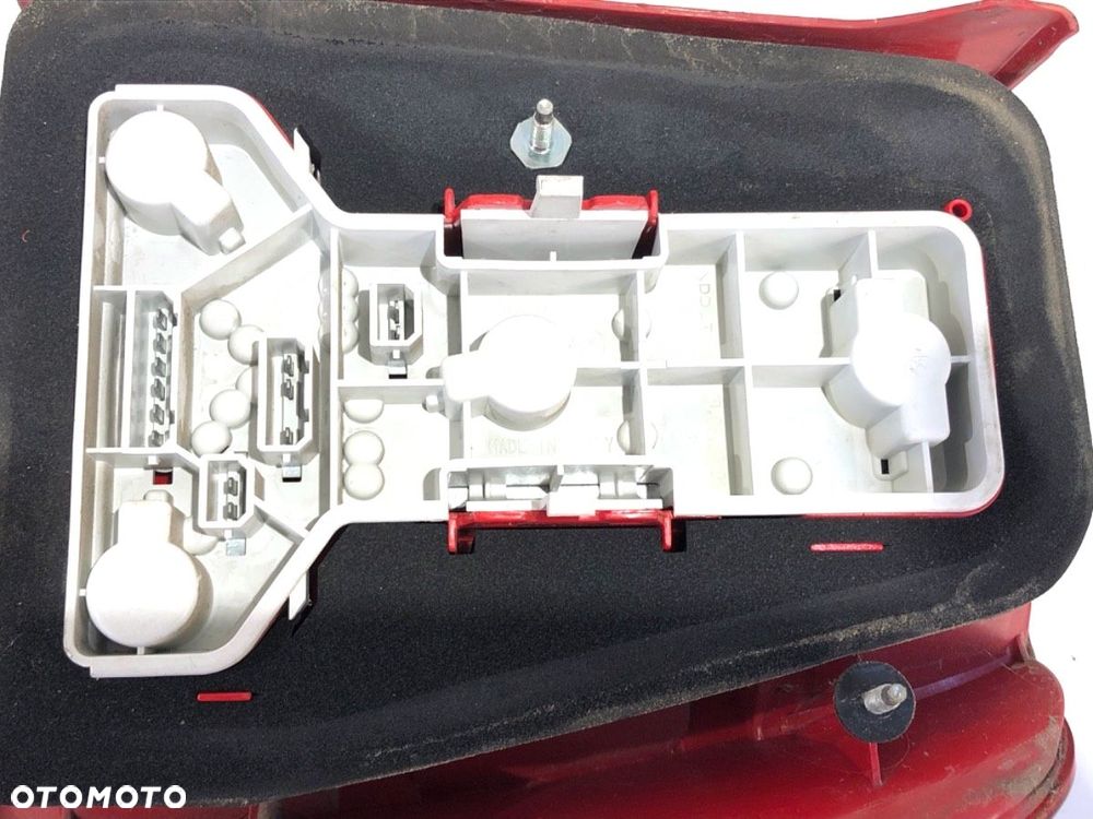 LAMPA LEWY TYŁ  VW PASSAT B5 (3B2) 1996 - 2001 1.8 92 kW [125 KM] benzyna 1996 - 2000 - 4