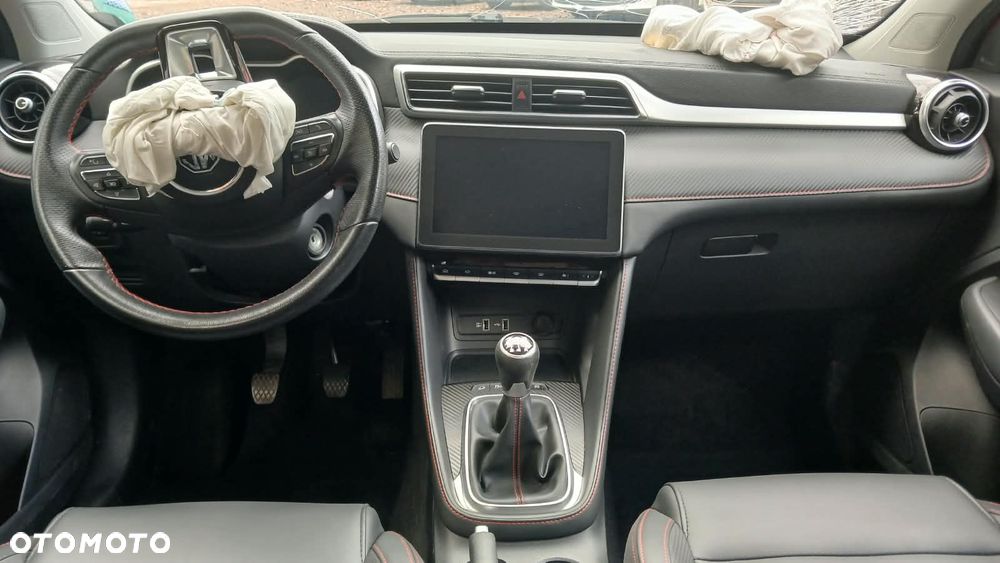 MG ZS - 13
