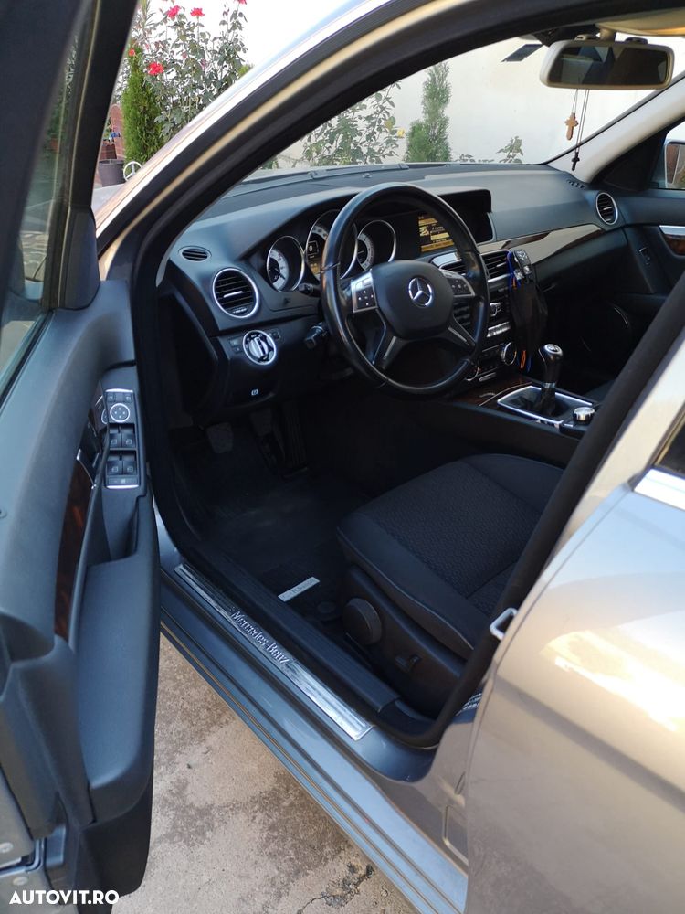 Mercedes-Benz C 220 CDI DPF (BlueEFFICIENCY) Elegance - 3