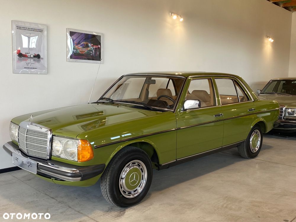 Mercedes-Benz W123 - 35
