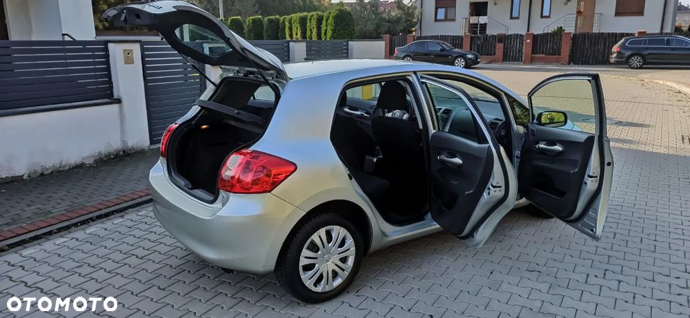 Toyota Auris 1.6 Dynamic MS - 31