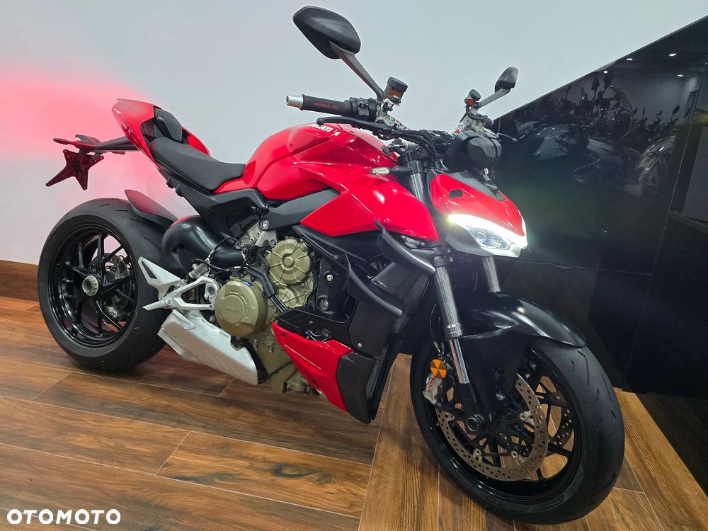 Ducati Streetfighter V4 - 1