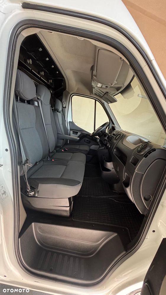 Renault Master L2H2 (średni) - 9