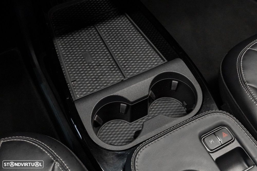 Ford Mustang Mach-E Premium AWD - 26