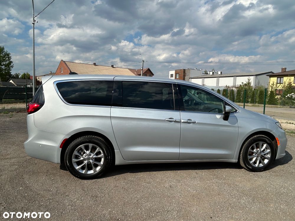 Chrysler Pacifica - 7