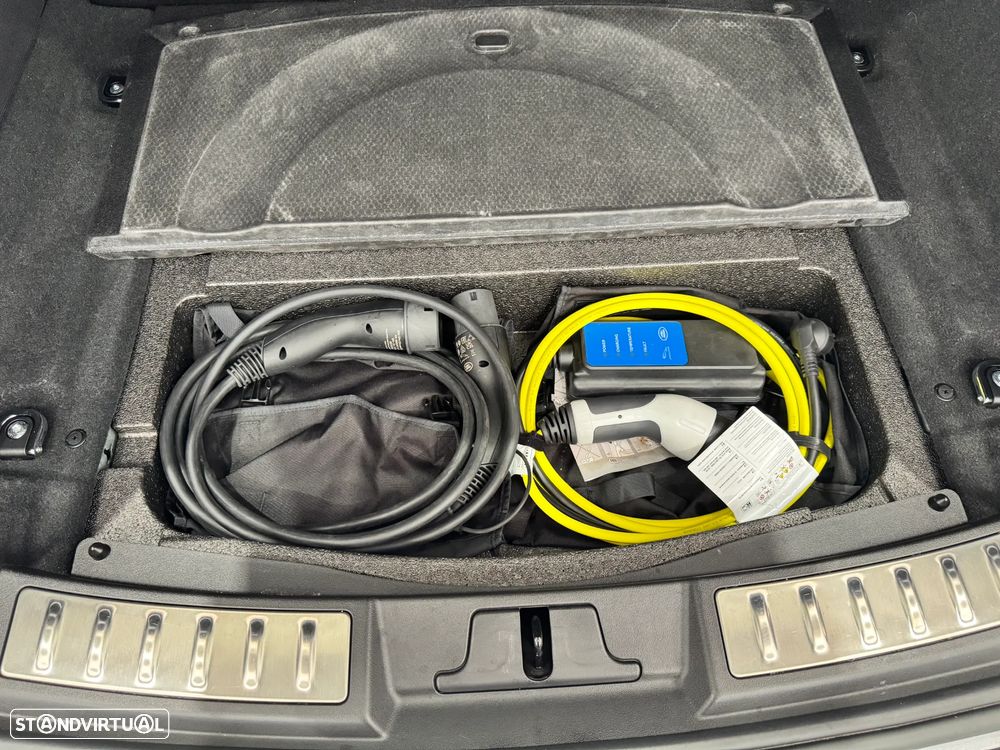 Land Rover Range Rover Evoque 1.5 P300e AWD R-Dynamic S Auto - 29