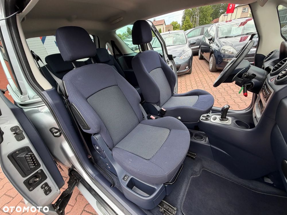 Peugeot 1007 - 24