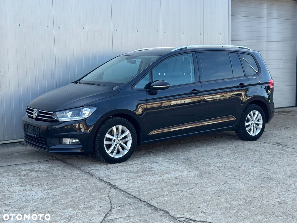 Volkswagen Touran - 1