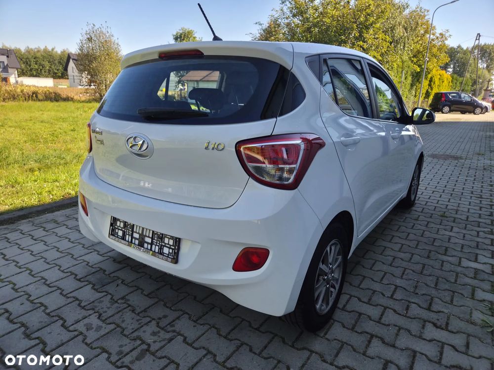 Hyundai i10 1.0 Fifa World Cup Edition - 3