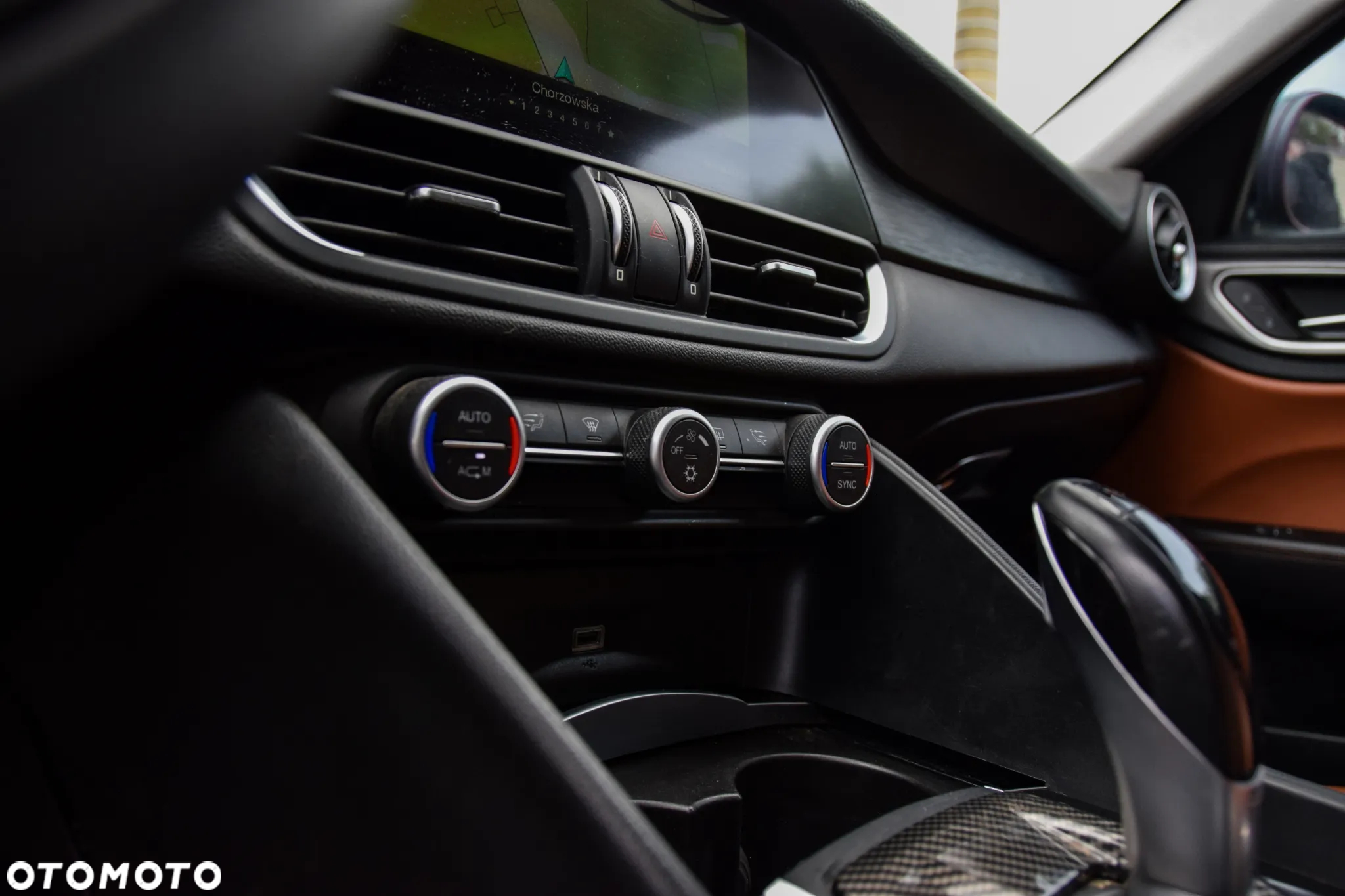 Alfa Romeo Giulia 2.0 Turbo 16V AT8-Q4 Estrema - 19