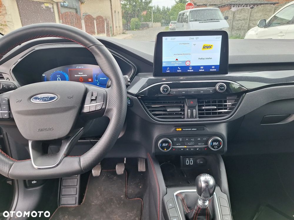 Ford Kuga 1.5 EcoBoost ST-LINE X - 9