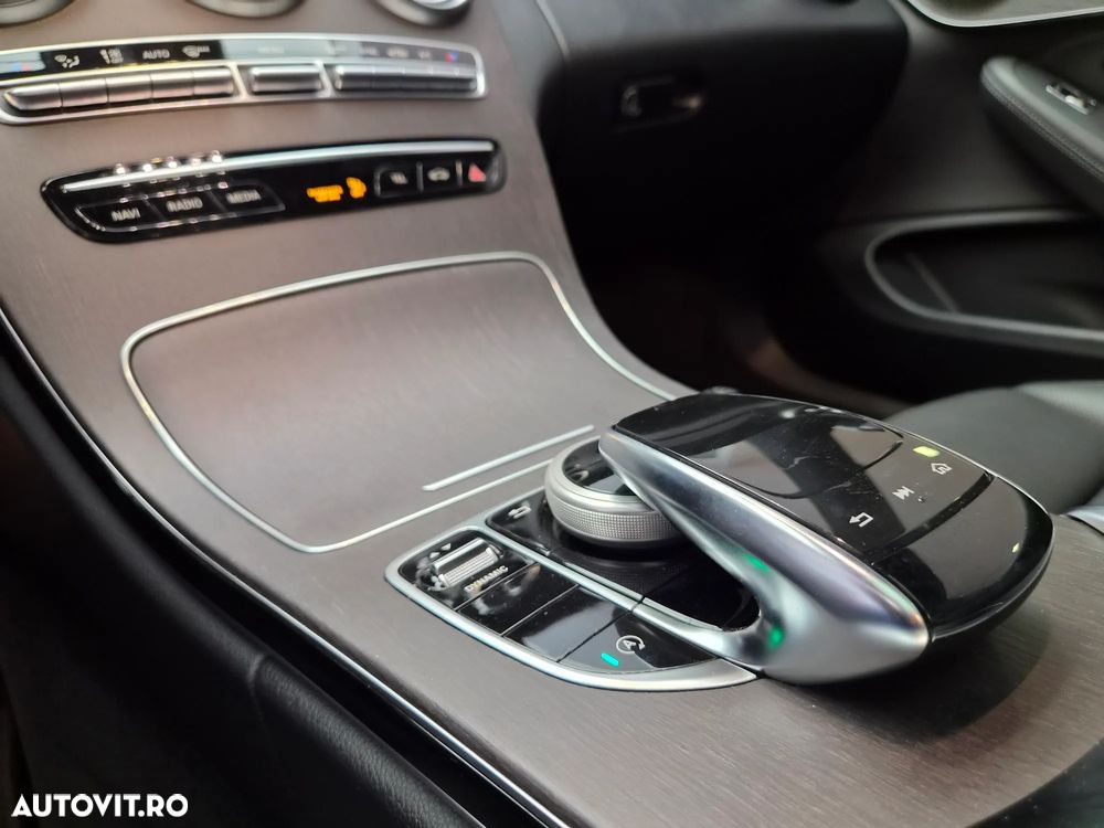 Mercedes-Benz C 300 MHEV - 23