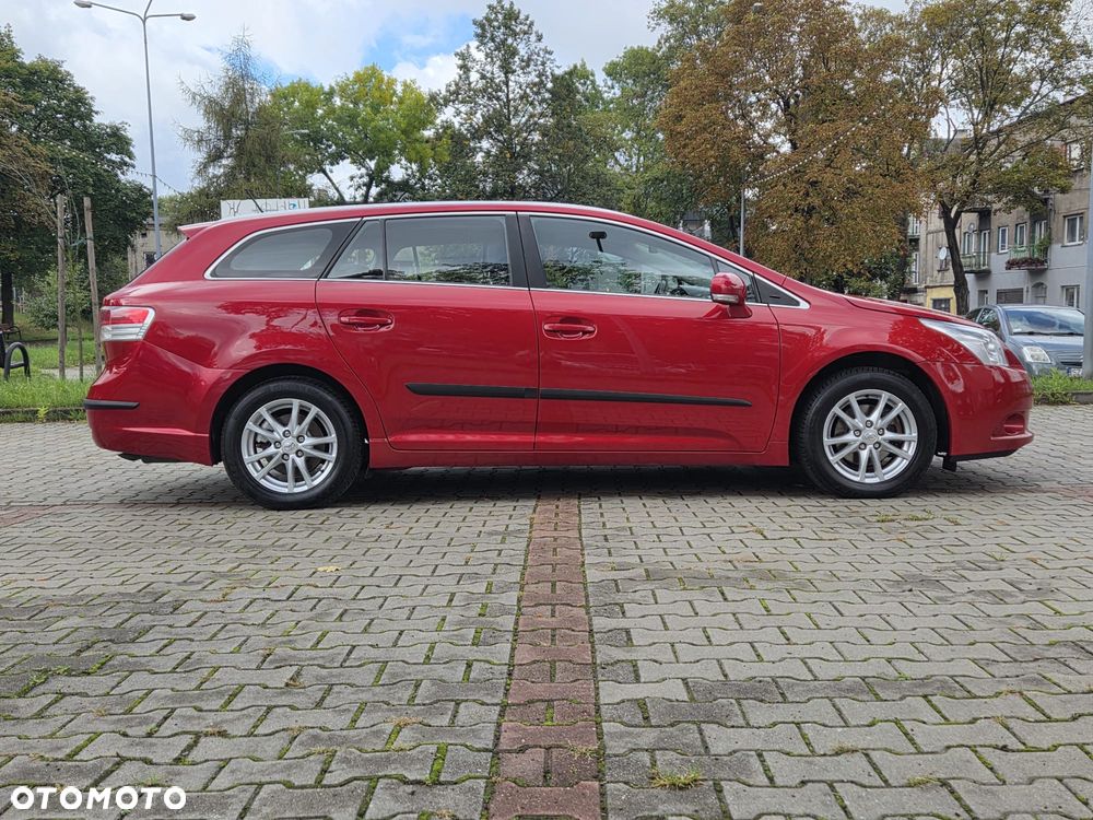Toyota Avensis 1.8 Premium - 23