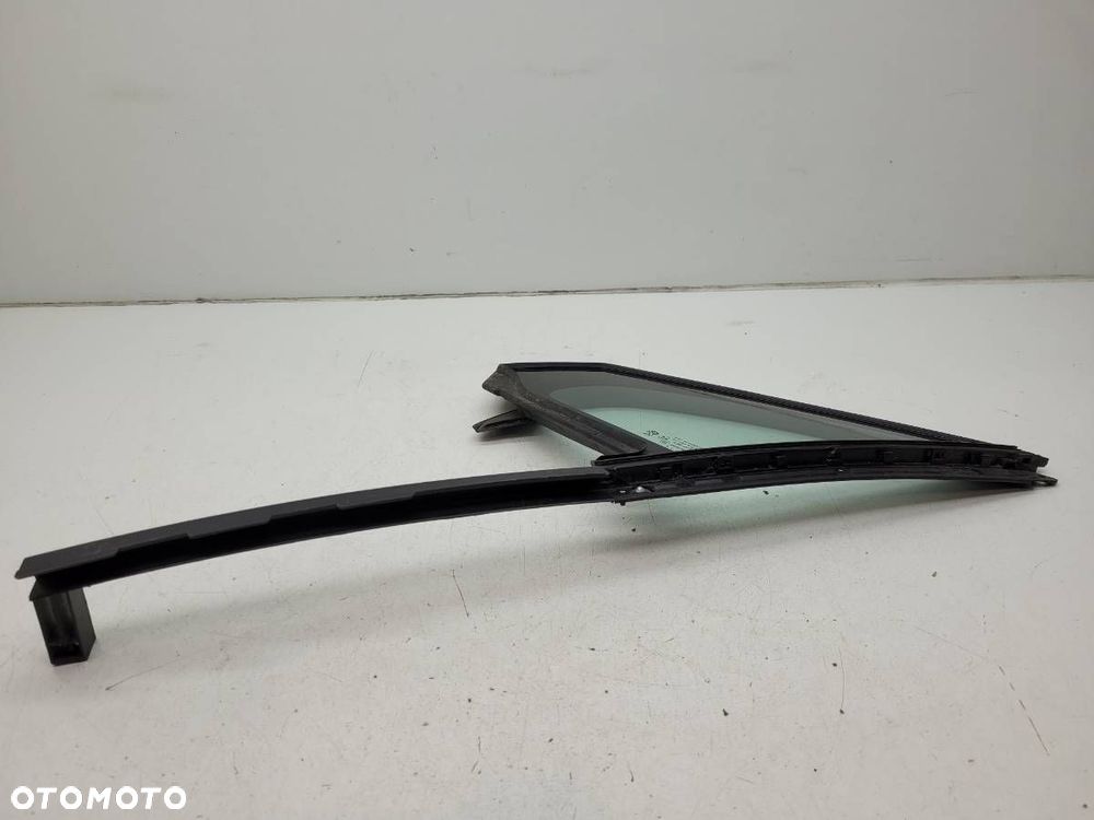 SZYBA DRZWI LEWA PRZÓD TRÓJKĄT MAŁA PEUGEOT 2008 I 980147608 - 4